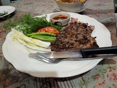 เนื้อย่างจิ้มแจ่ว