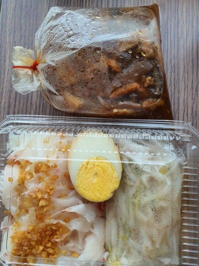 อาหาร หรือ เครื่องดื่ม