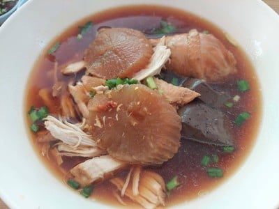 เมนูของร้าน ก๋วยเตี๋ยวไก่มะระ พระราม5 สูตรสมุนไพร