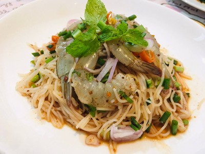 ยำขนมจีนกุ้งสด