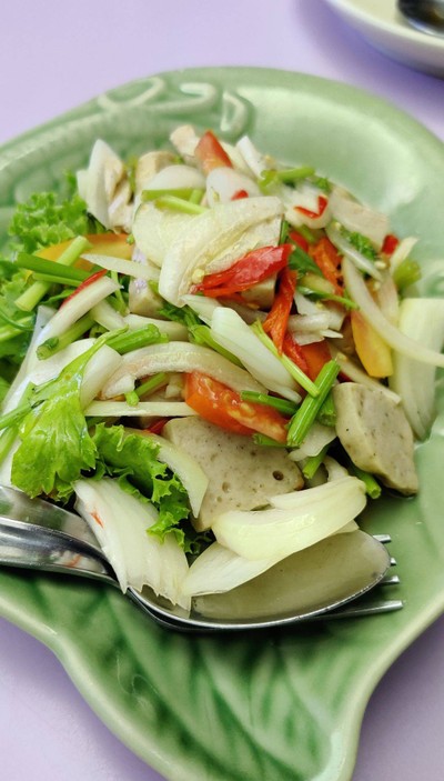 ยำหมูยอ