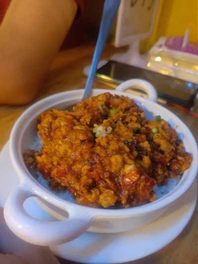 ข้าวหมูสับพริกเผาไข่คน