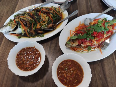 อาหาร หรือ เครื่องดื่ม