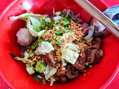 เส้นเล็กแห้งเนื้อ