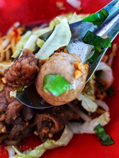 เส้นเล็กแห้งเนื้อ