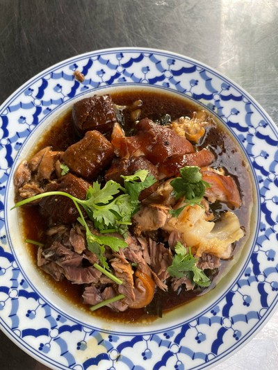 ขาหมูเลิศรสเจ้าเก่า