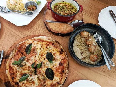 อาหาร หรือ เครื่องดื่ม