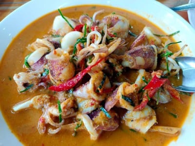 ฉู่ฉี่หมึกไข่