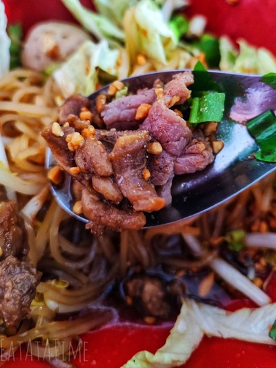 เส้นเล็กแห้งเนื้อ