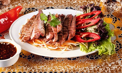 เนื้อย่างพร้อมแจ้ว