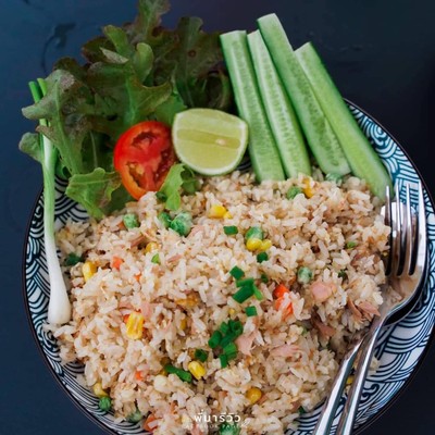 ข้าวผัดทูน่า