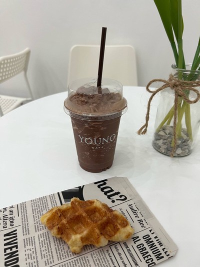 YOUNG cafe -