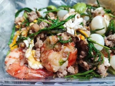 ผัดสามเหม็น