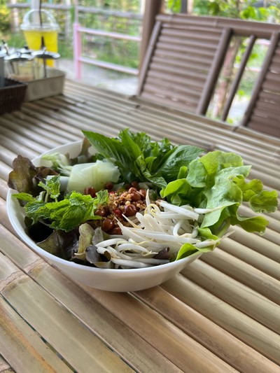 ก๋วยเตี๋ยวบกไก่ฉีก