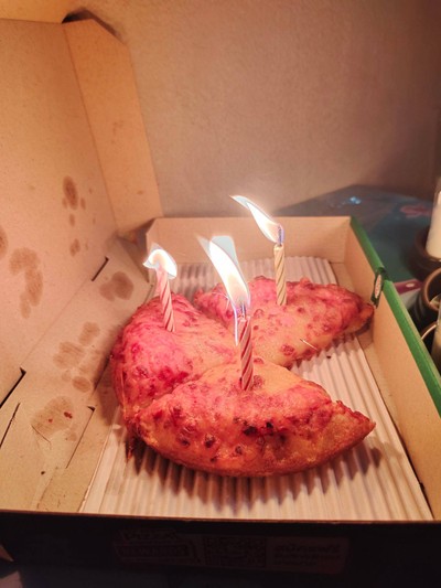 พิชซ่าหน้าชีส