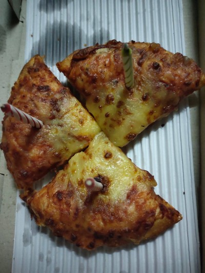 พิชซ่าหน้าชีส