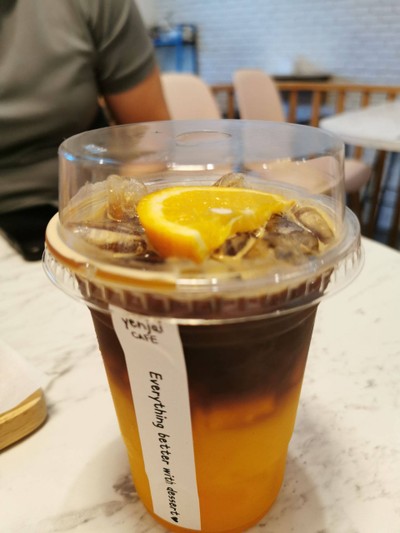 อาหาร หรือ เครื่องดื่ม