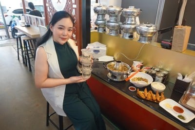 เตี๋ยวอ้ายฟัก ก๋วยเตี๋ยวเรือวากิวปิ้งย่าง เเม่ออมมารีวิว