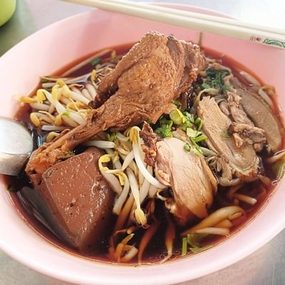 เมนูของร้าน ก๋วยเตี๋ยวเป็ด ซอยคอนแวนต์