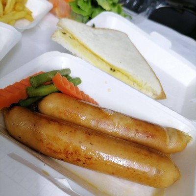 ใส้กรอกหมูรมควัน