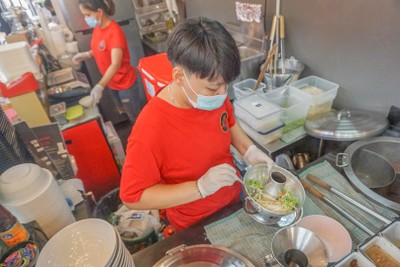 เตี๋ยวอ้ายฟัก ก๋วยเตี๋ยวเรือวากิวปิ้งย่าง เเม่ออมมารีวิว