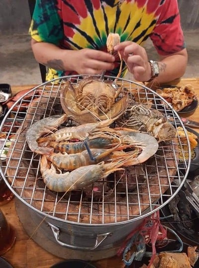 Tong talay seafood buffet -