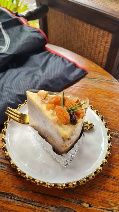 บ้านทองกลับ