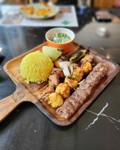 Beirut Lebanese Restaurant พร้อมพงษ์