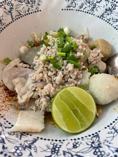 เมนูของร้าน ก๋วยเตี๋ยวลุงกับป้า