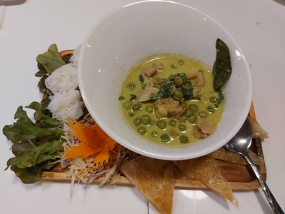 อาหาร หรือ เครื่องดื่ม