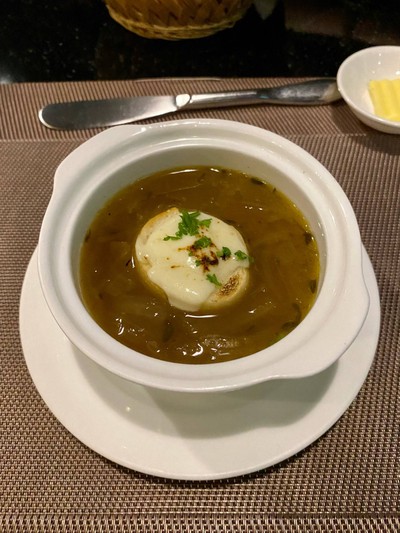 French onion soup gruyere crouton