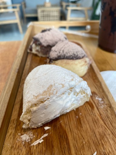 ขนมปังฮอกไกโดมิลค์ครีม (Hokkaido Milk Cream)