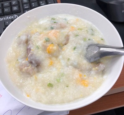 โจ๊กหมูเครื่องใน+ไข่