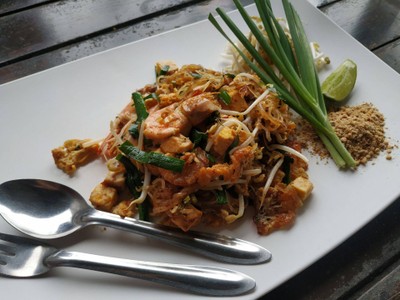 ผัดไทยกุ้งสด