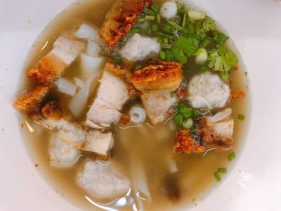 ก๋วยจั๊บหมูกรอบ หลีเจ็กตง ซอยเฉลิมพระเกียรติ 35