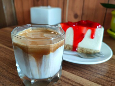 อาหาร หรือ เครื่องดื่ม