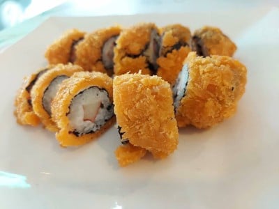 ซูชิทอดไส้ปูอัด