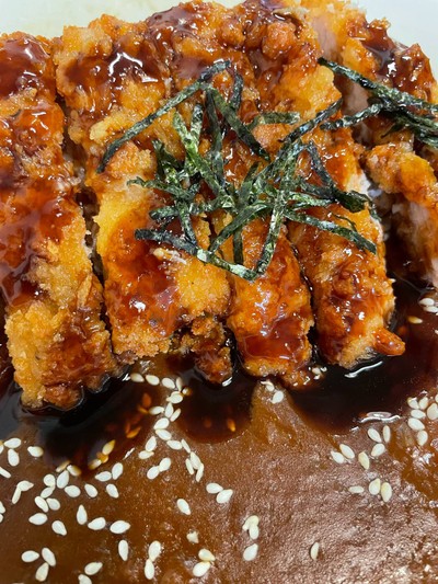 แกงกะหรี่หมูทอด