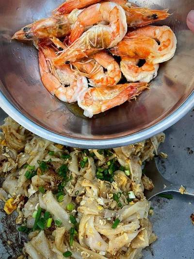 วิธีทำ ก๋วยเตี๋ยวคั่วกุ้ง 🦐 วิธีทำ ก๋วยเตี๋ยวคั่วกุ้ง 🦐