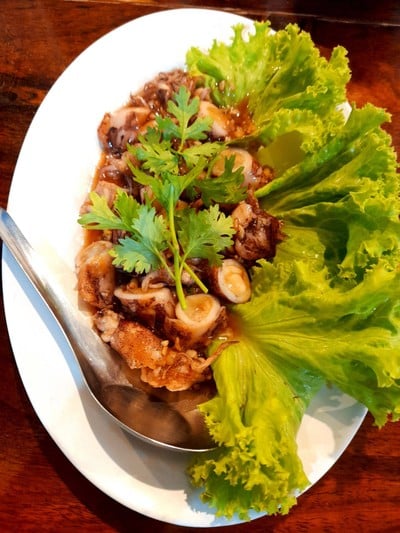 หมึกไข่ผัดน้ำปลา