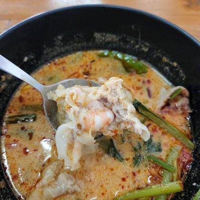 เกี๊ยวกุ้งต้มยำ