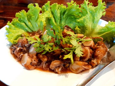 หมึกไข่ผัดน้ำปลา