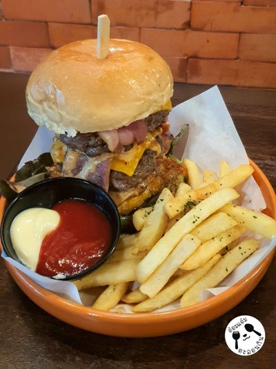 Signature Burger - Aus Wagyu Beef Triple Meat
