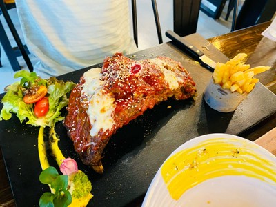 ซี่โครงหมู อบซอสบาร์บีคิว