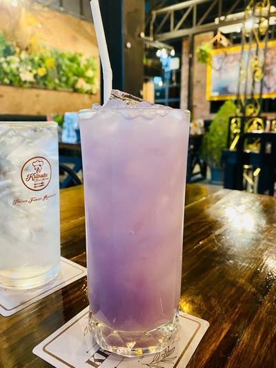 น้ำลิ้นจี่อัญชัญ