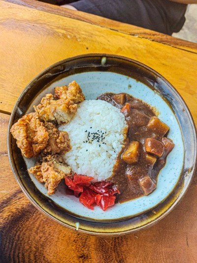 ข้าวแกงกะหรี่ อร่อยสมราคา