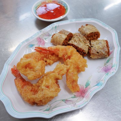 ต้นเย็นตาโฟกุ้งทอด