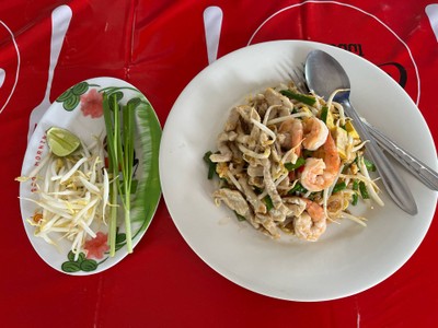 ผัดไทยกุ้งสด
