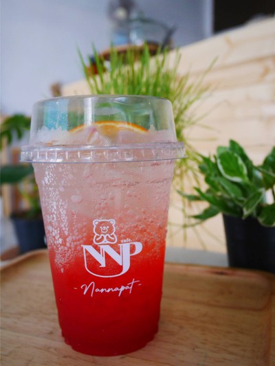 สตอเบอรี่ส้มโซดา