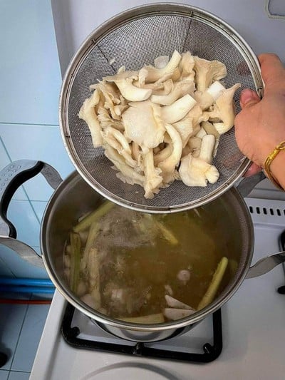 วิธีทำ ต้มยำกุ้งน้ำข้น 🦐🦐🦐 วิธีทำ ต้มยำกุ้งน้ำข้น 🦐🦐🦐